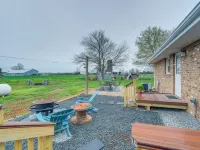 Deck & Pasture Views! Bealeton Farmhouse Escape Hotels in Fauquier County