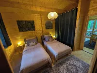 The Chalet Du Bois: Cozy comfort for 2 between garden and woodland 게흐빌르 호텔