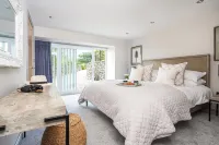 The Dog House -with hot tub and stunning far reaching views Hotels in Kirkby Lonsdale