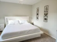 Bright modern space close to all the action!