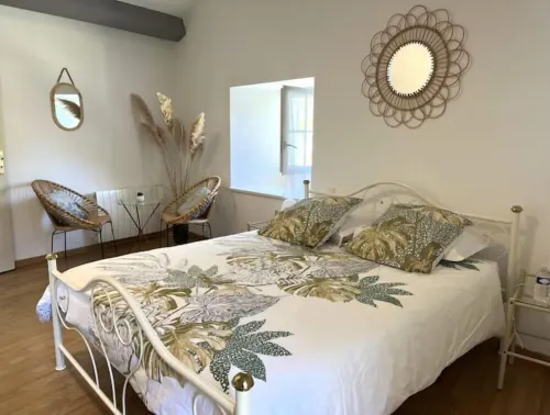 Gîte du Castel Silence 3 en 1 de Port D'envaux Hotel a Port-d'Envaux