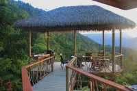 Stunning Ocean View-Rainforest Villa. Concierge, Breakfast/Housekeeping M-F.