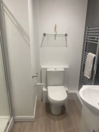 Central location 5 mins from all amenities