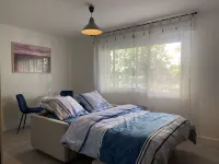 Au Calme et Proche Centre-ville, Studio Rénové Avec Équipements Neufs et Parking