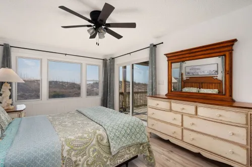 Oceanfront charm, heated pool, hot tub, dog friendly, 4 bed 3.5 bath