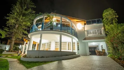 cozy4-bedroom villa in tranquil Jarabacoa with WiFi, AC โรงแรมใน