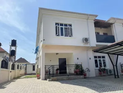 Spacious 4-Bedroom Apartment فنادق في 