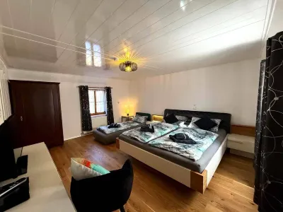 Vacation home TraunseeStrand EXKLUSIV in lakeside location incl. spacious garden Hotels in der Nähe von Hinterer Langbathsee Trail