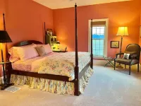 Step Inside a Magazine! Upscale Farmhouse on 3 acres. Hot Tub,Bocce Ball,Gardens