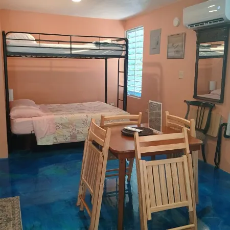 Esperanza Studio A/C Up Hill Apt. B