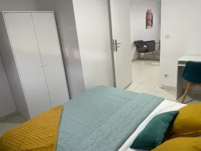 Le Refuge Coloré à 15 Minutes de Paris Các khách sạn gần Gare de Bobigny