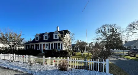 Dennisport! Walk to 3 Public Beaches! Charming 4-bedroom 3 bath House with AC