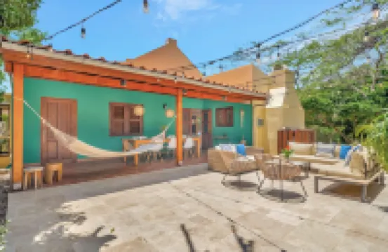 Secluded Villa with Pool3Min to Beachfree Utilities