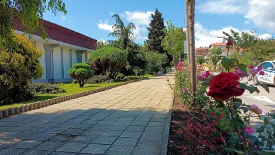 Cozy 2-bedroom apartment in welcoming Nessebur with AC, WiFi Hoteles cerca de Nessebar port