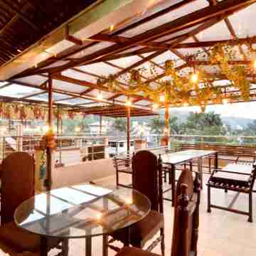 Lugani's - MV Villa Dining/Meeting Rooms