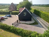 Contemporary apartment bordering orchards and vineyards in the Garden of England Hotels in Faversham