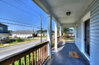 Charming 3 bdrm, 2 ba house with fence centrally located to everything, I85, I26