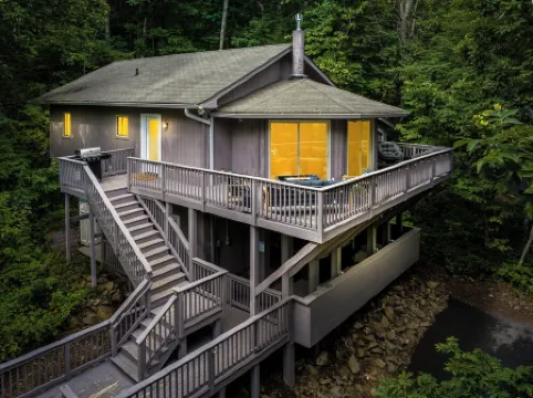 Design-Lover’s Getaway • Game Room • Hot Tub