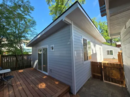 One bedroom house Отели в г. Грешам