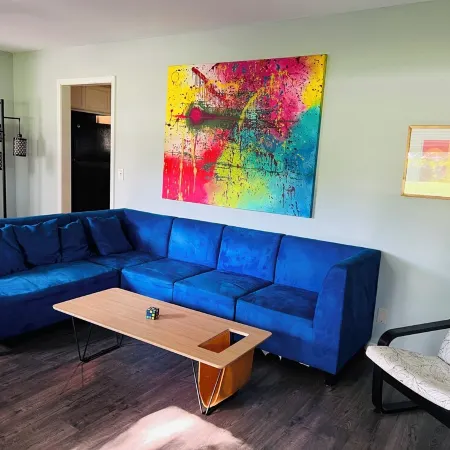 Spacious 4bedroom in charming downtown Bastrop for gathering w family & friends
