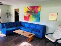 Spacious 4bedroom in charming downtown Bastrop for gathering w family & friends