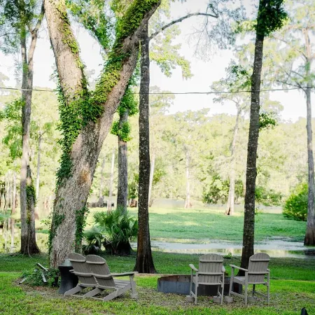 Beautiful 3-bedroom River House in Old Town FL with AC and Wi-Fi, Enjoy! Отели в г. Дикси