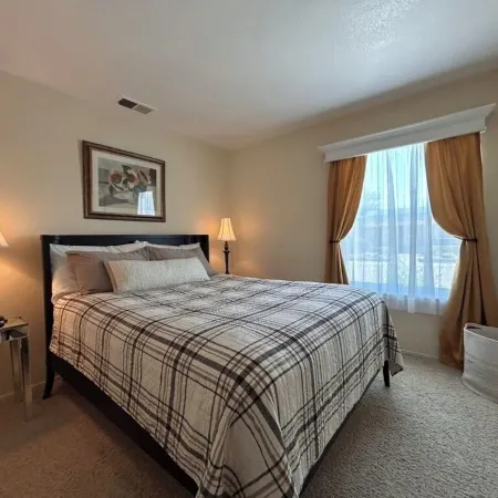 Ham Station - 3 B / 2 BA - Bright & Cheery Home - A Dog’s Dream!