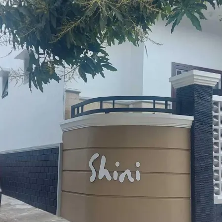 Shini Guest House