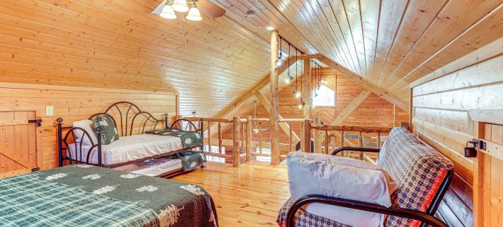 Fire Pit, Screened Deck: Riverfront Ozarks Cabin! Hotels in Izard County
