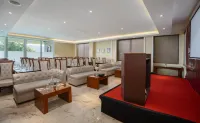 The North Star Hotel - parking