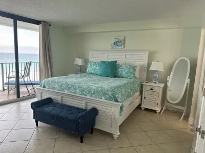 Serendipity Emerald Surf 405 Hotel in zona Navarre Beach Sea Turtle Conservation Center