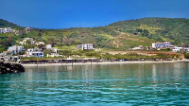 Beachfront Ela Luxury Stay with Jacuzzi & Views