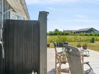 "Annerose" - 550m from the Sea Hotels in Follenslev