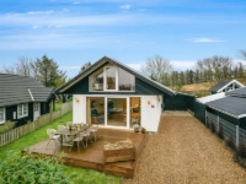 "Elisabetha" - 100m from the Sea