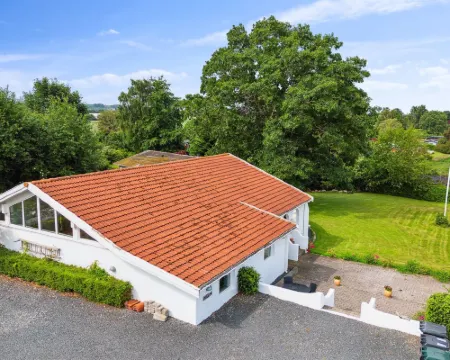 "Mikkeline" - 575m to the Fjord Hotels in Holbaek