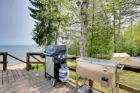 Beachy Palms Cottage on Lake Huron w/ Hot Tub! - 3-Sterne