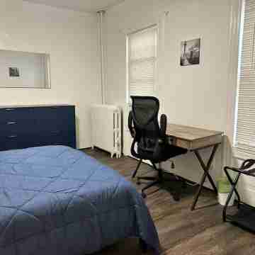 Charming 2-bedroom apartment with AC, WiFi in Jersey City Rooms