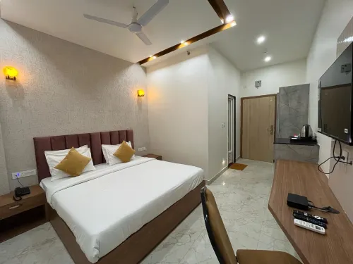 Hotel Satsang Grand