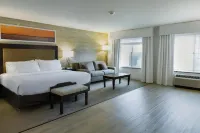 Holiday Inn & Suites Bloomington-Airport Hotels in Bloomington