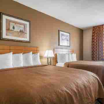 Quality Inn Coralville - Iowa River Landing Rooms