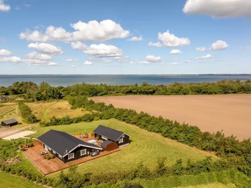 "Gizella" - 500m to the Fjord