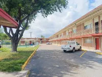 Pen Ann by Capital O Pharr/McAllen TX - parking