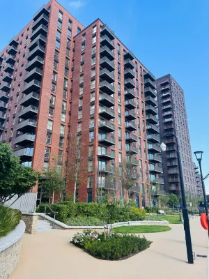 Central Wembley 2Br Modern, Specious & Connected Hotel dekat Wembley Stadium Railway Station