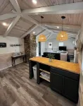 River Rock Cabin - Near Spring River and Main St