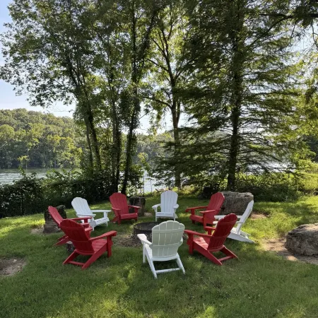 Rim Shoals River Cabin - private boat dock, walk-in fishing access sleeps 14