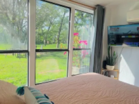 Cottage Casita on an Orchard. No parties nor gatherings.