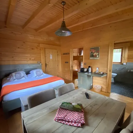 Les Cabanes Dans les Bois Logis Hôtel