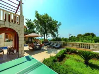 Villa Anka - Five-Bedroom Villa with Terrace and Swimming Pool - piscina