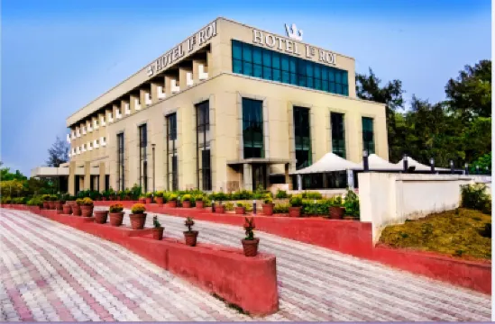 Le Roi Digha فنادق في 