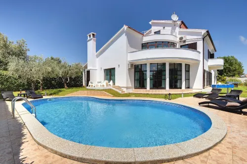 Villa in Medulin with Private Pool and Sauna - 4 tähden